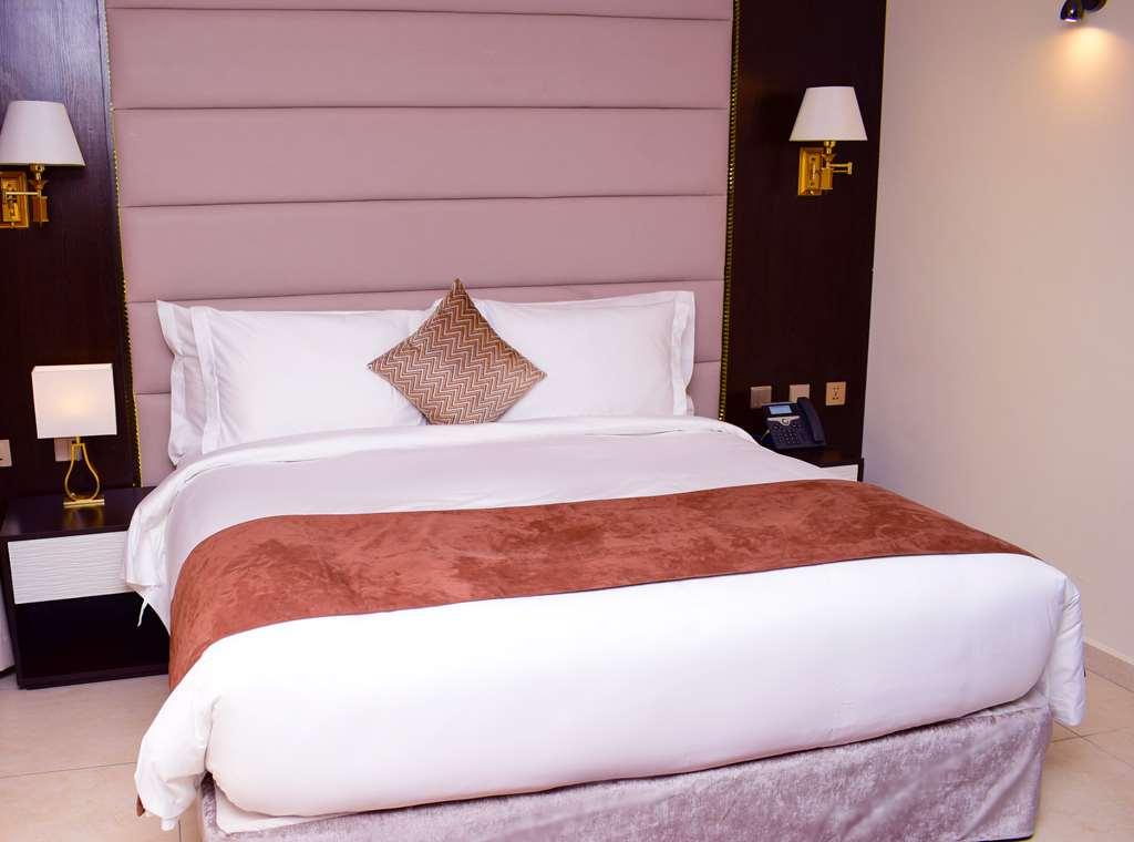 Monty Suites & Golf Уйо Номер фото