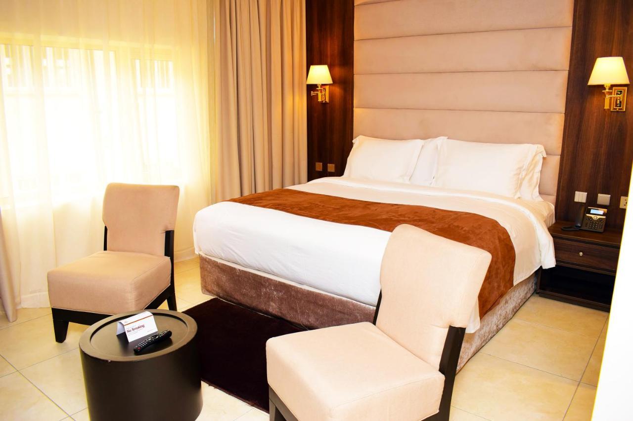 Monty Suites & Golf Уйо Экстерьер фото