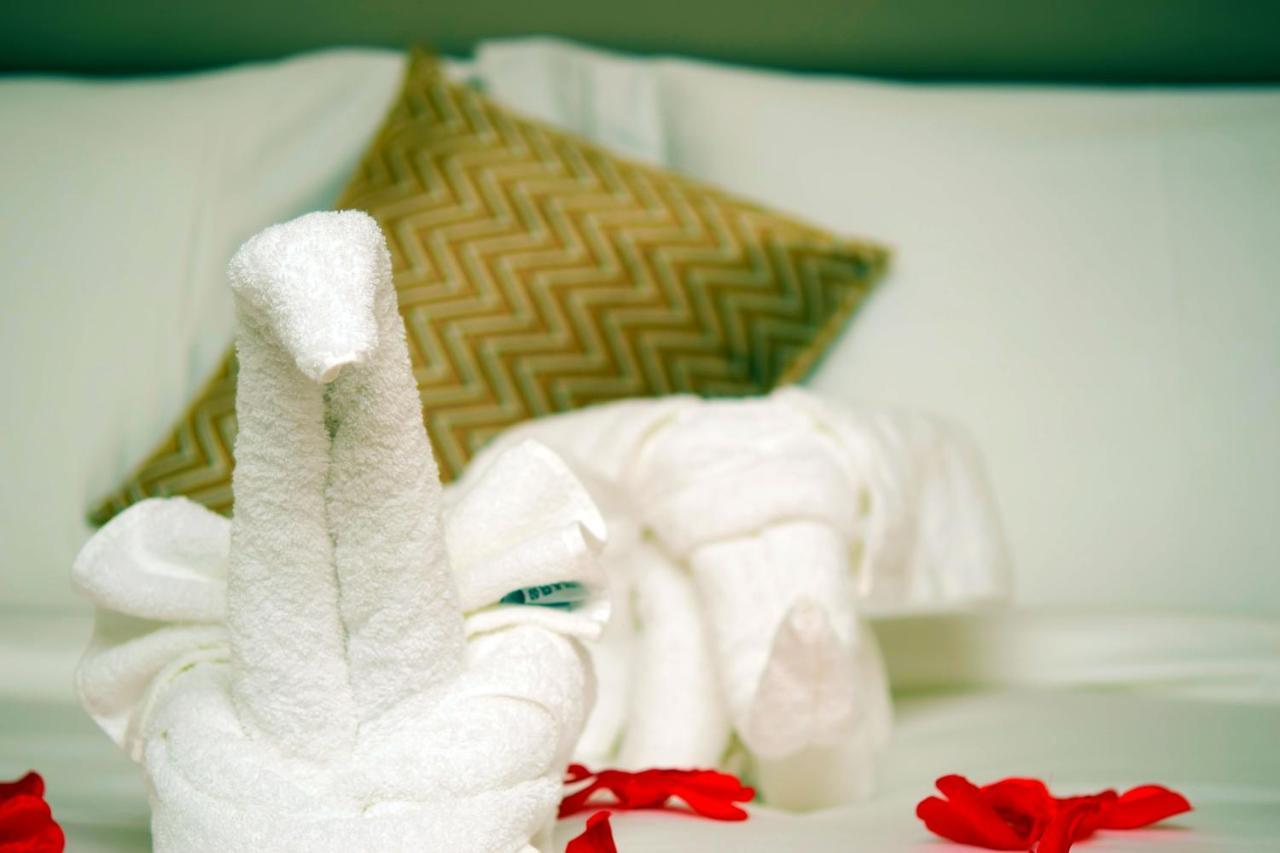Monty Suites & Golf Уйо Экстерьер фото