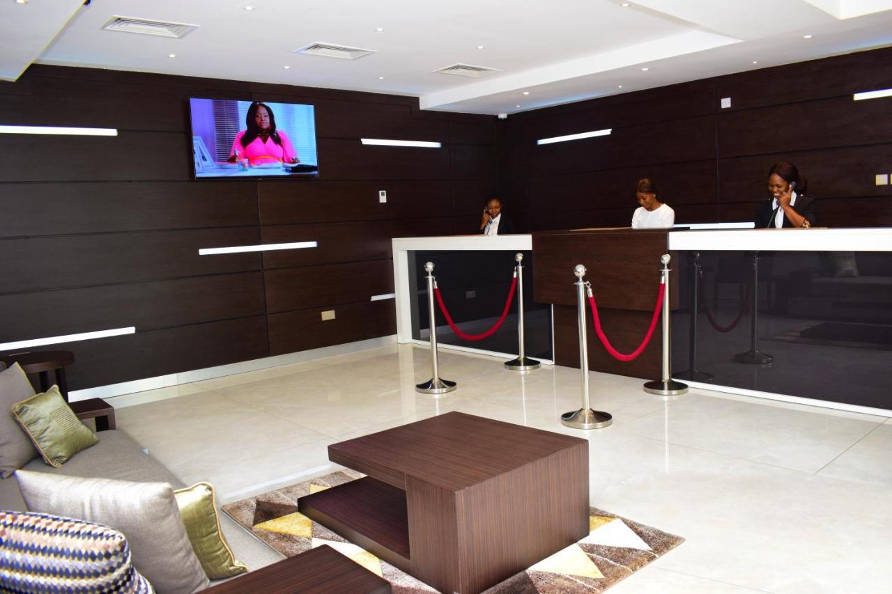 Monty Suites & Golf Уйо Экстерьер фото